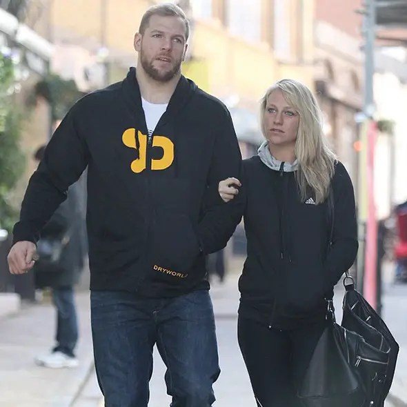 Enthusiast Chloe Madeley Takes Dating Session To Gym With Rugby Player